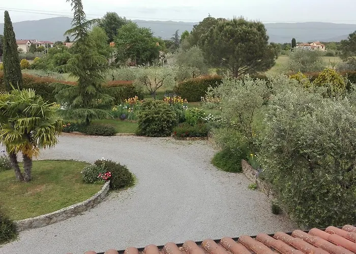 Iriscortona Villa *